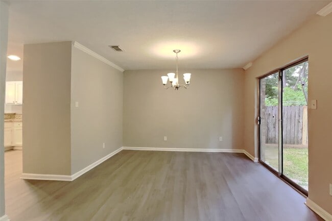 Photo - 64 Hickory Oak Dr