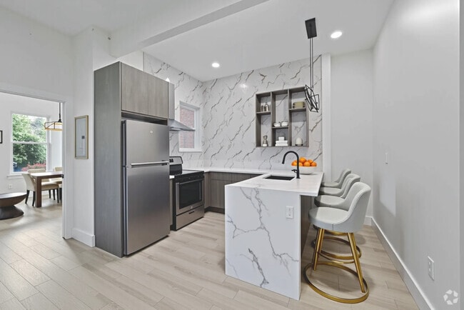 Building Photo - 670 Ocean Ave Unit 1 Rental