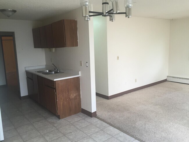 Photo - 9527-998A 98a Ave