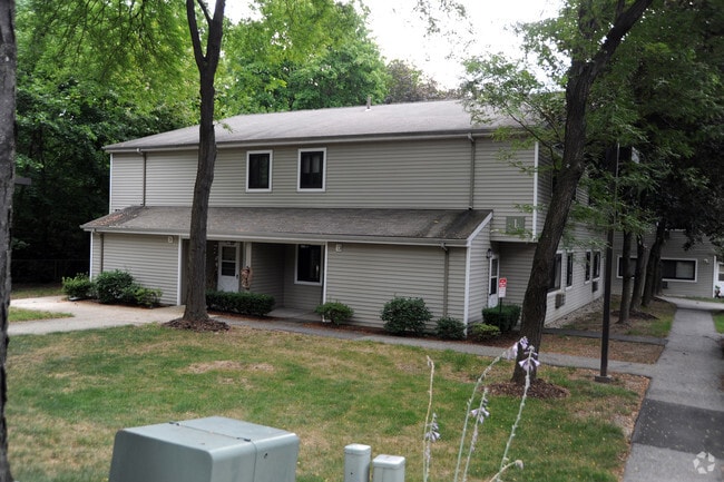Weyant Green Apartments - 5202
