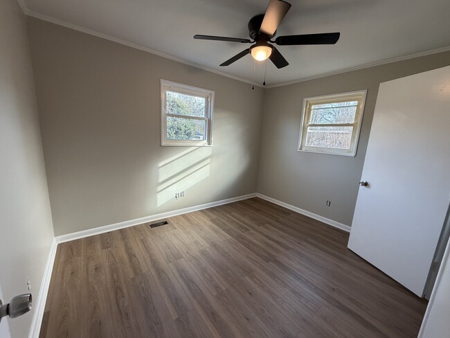 Photo - 307 Nancy Dr