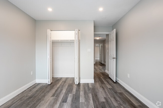 Vestidores - 11 Langdon St