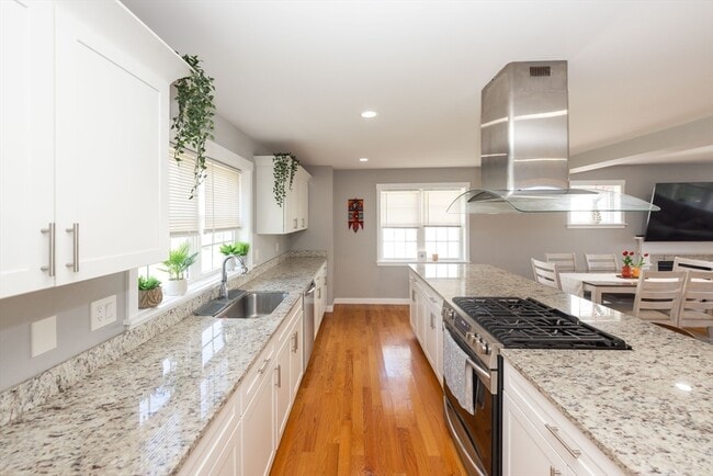 Photo - 18 Craftsman Ct