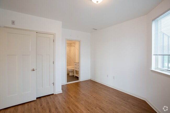 Bedroom 1 - Roxy on Ridge