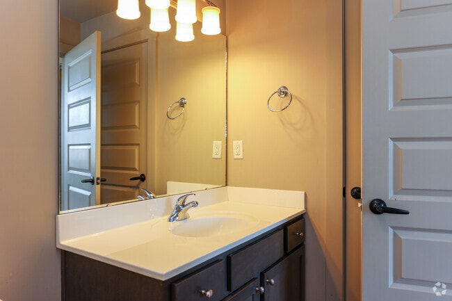 2BR,1BA
