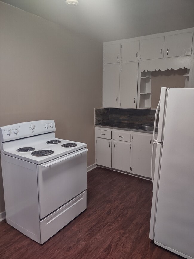 Building Photo - 1416 Forrest St Unit 1416