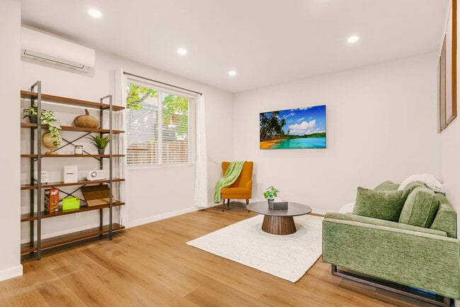 Photo - 3202 NW Division St Unidad ID1334339P