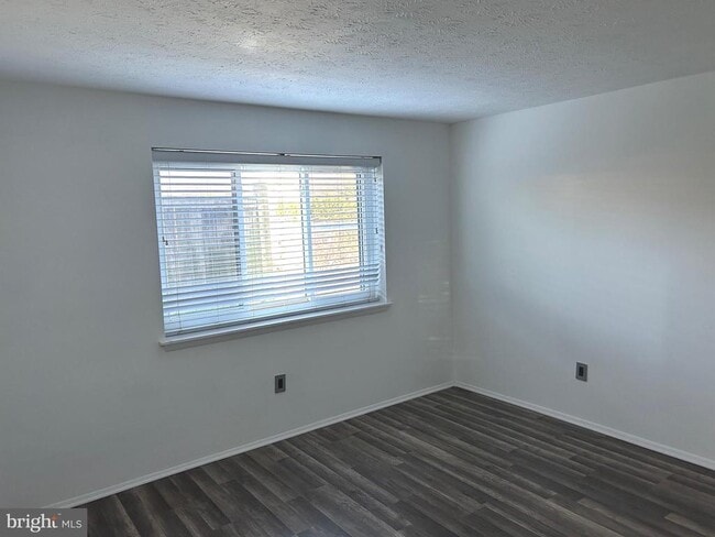 Building Photo - 12405 Hickory Tree Way Unit 613