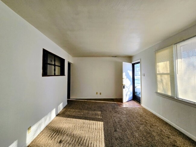 Photo - 19 Mary Ann Ct