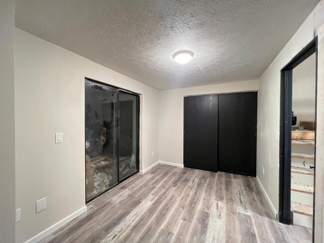 Photo - 124 W 9th Ave