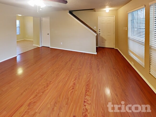 Photo - 7422 Amber Dr