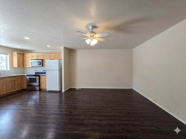 Photo - 3/2.5 Townhome with walking trails outside backyard!
