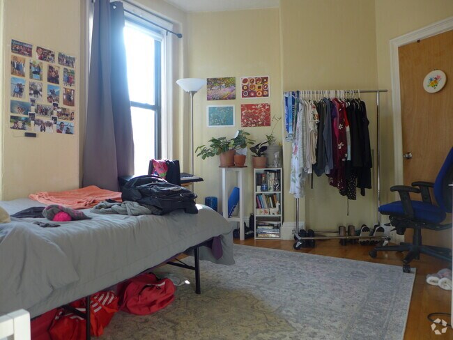 Building Photo - 5 Warwick St Rental