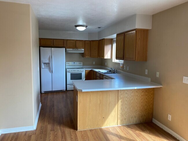 Photo - 2930 E 450 N