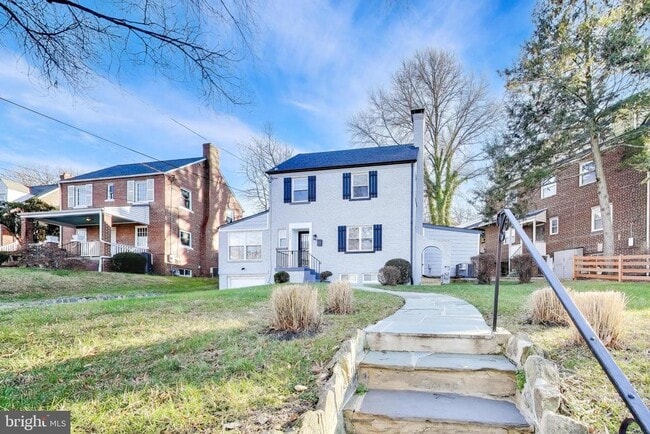 Photo - 3405 Carpenter St SE