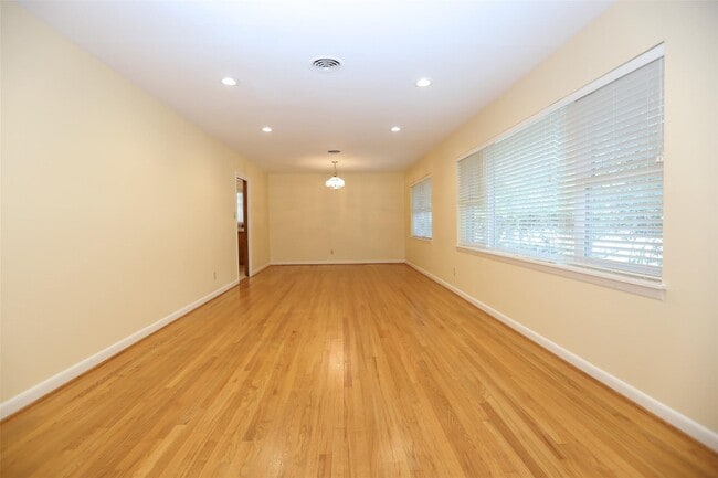 Photo - 3535 Durhill St