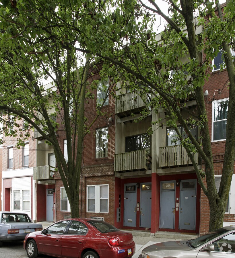 Photo - 710 S 19th St Apartments