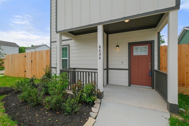 Photo - 6434 New York St