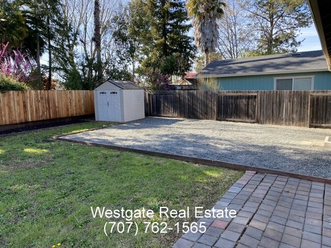 Photo - 8419 Lakewood Ave