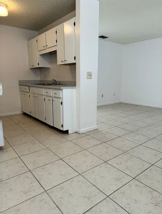 Photo - 3020 Allred Dr - Apt B Unit B