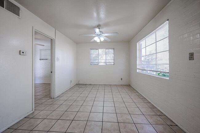 Photo - 4608 N 10th Pl