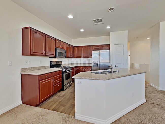 Photo - 4740 Sweeping Glen St