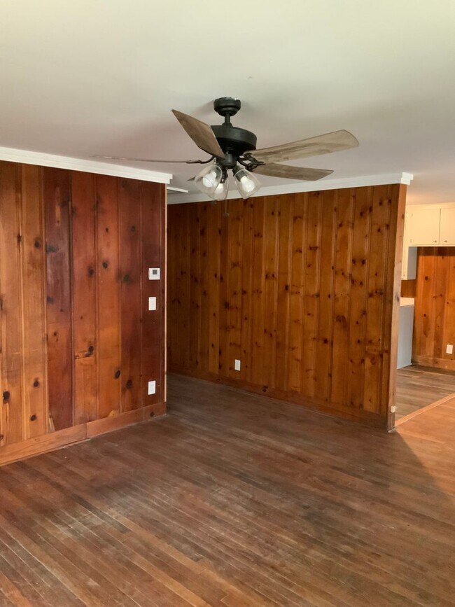 Photo - 318 Thames St