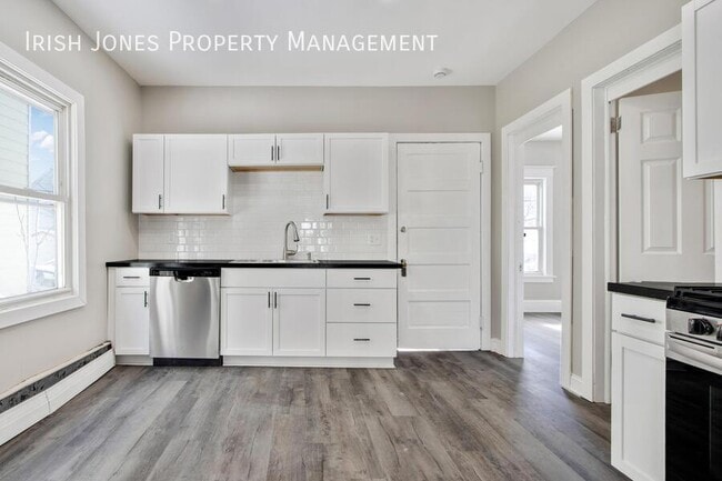 Photo - 151 Hedley Pl Unit Lower