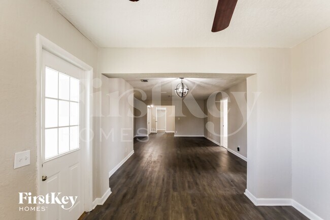 Photo - 2330 N 67th Ave
