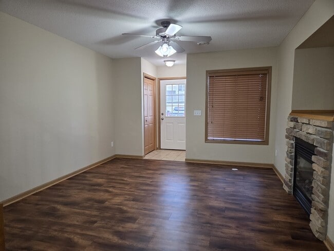 Photo - 408 Cedar Pl