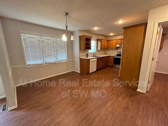 Photo - 4146 S Parkcrest Ave