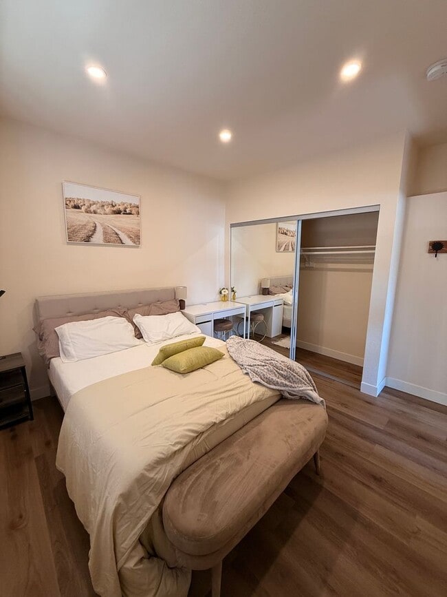 Photo - Charming furnished 1BR/1BA Room in Oakland.