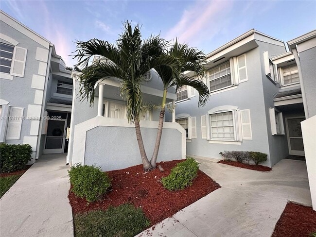 Building Photo - 2629 SE 19th Ct Unit 103C