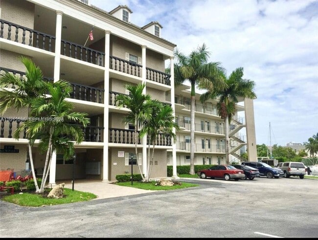 Building Photo - 440 Paradise Isle Blvd Unit 406