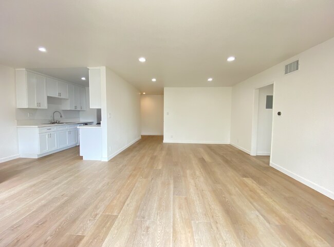 Photo - 1489 S Canfield Ave Unidad 301A