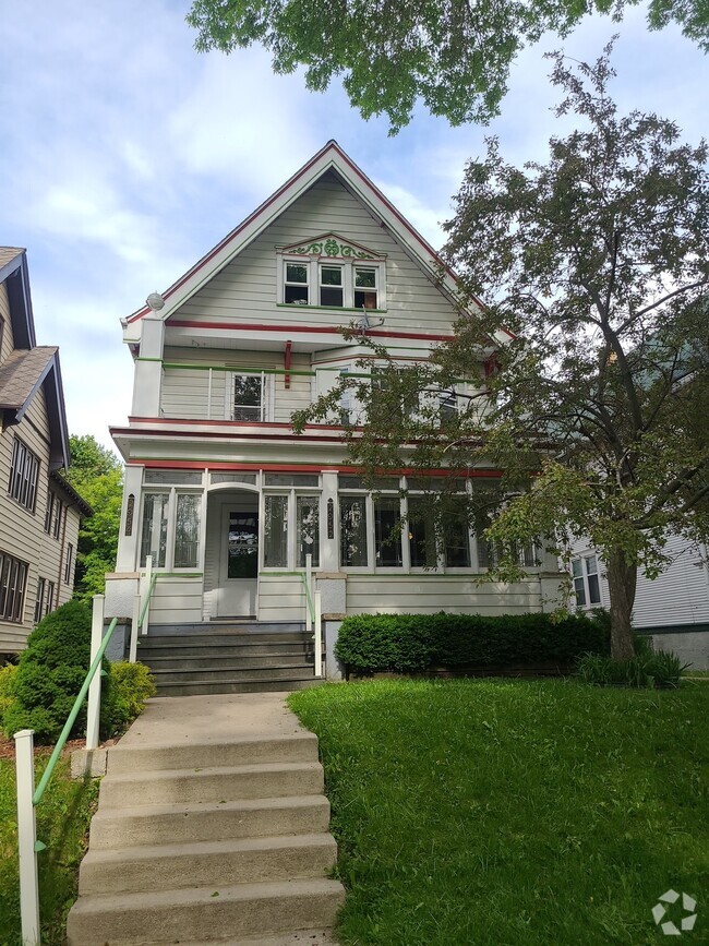 Building Photo - 2954 N Frederick Ave Unit #3 Rental