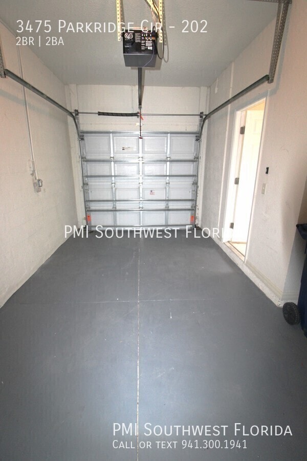 Building Photo - 3475 Parkridge Cir Unit 202