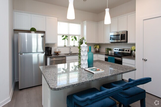 TH-1 - Trailside Oaks Apartments