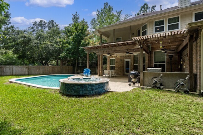 Photo - 11 Dahlia Trail Pl