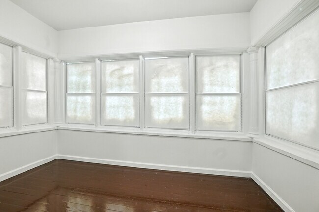 Photo - 97 Hopkins Pl Unit 2