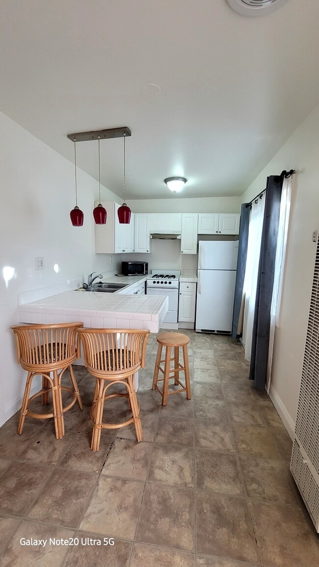 Building Photo - 3676 3rd Ave Unit C