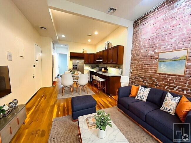 Building Photo - Floor Through 4 Bed/1.5 Bath Penthouse in ... Unit 5