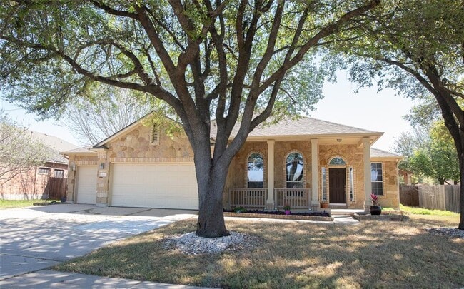 Building Photo - 2121 Settlers Park Loop