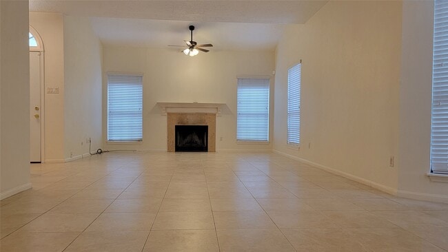 Photo - 800 Country Pl Dr Unidad 301