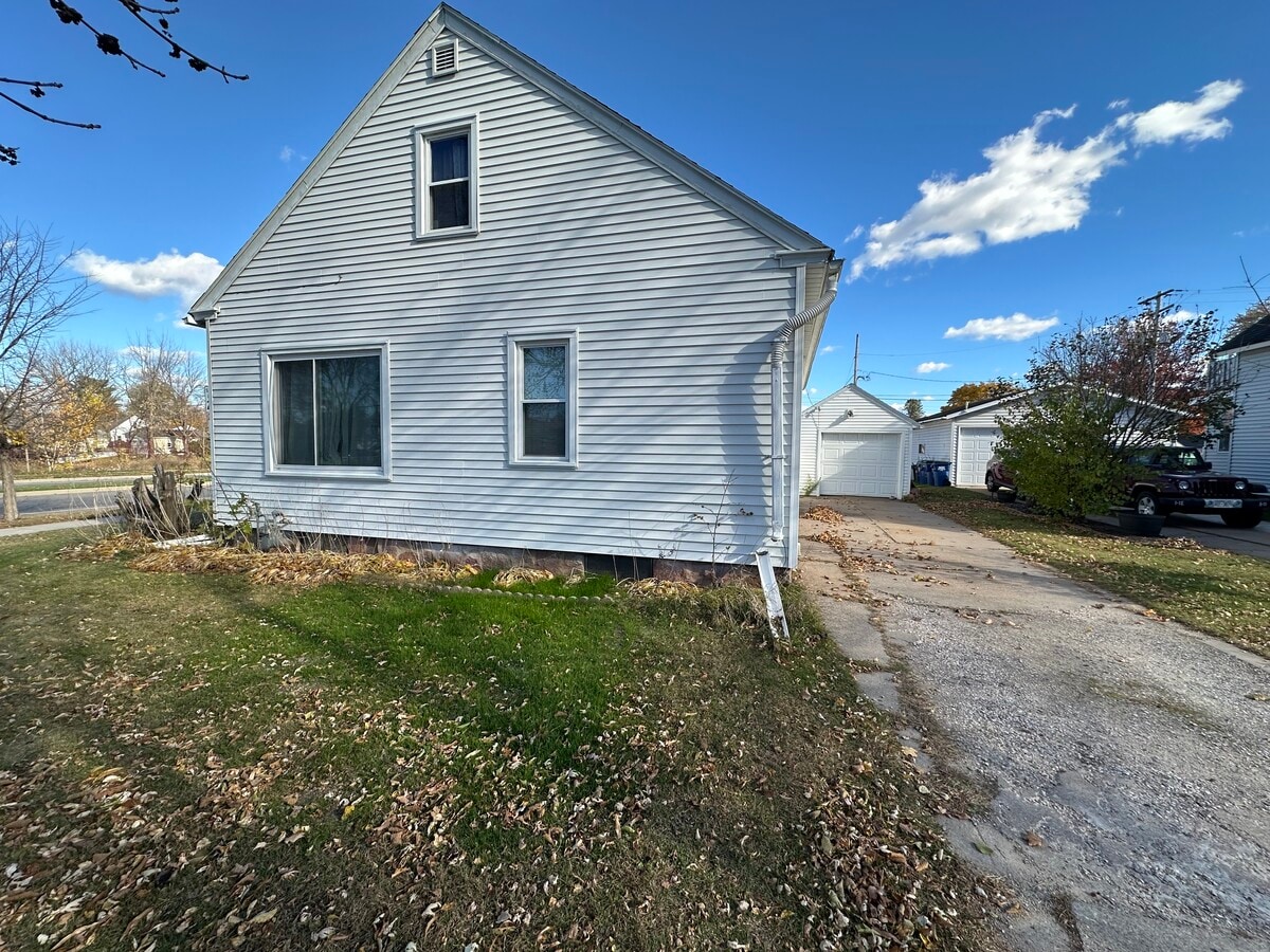 Photo - 715 W Thomas St