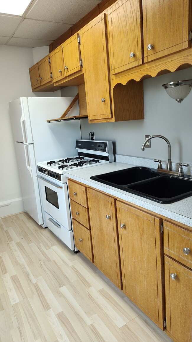 Photo - 759 Park Ave Unit 759 1/2 Park Avenue