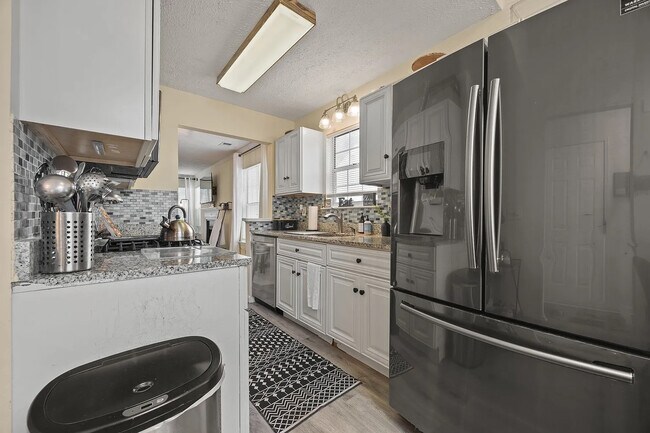 Photo - Room in House on Crestridge Ct