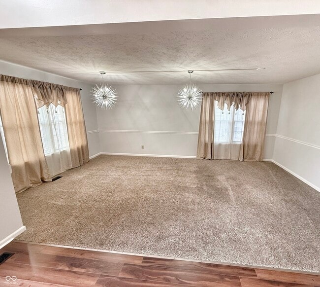 Photo - 878 Woodgate Ln