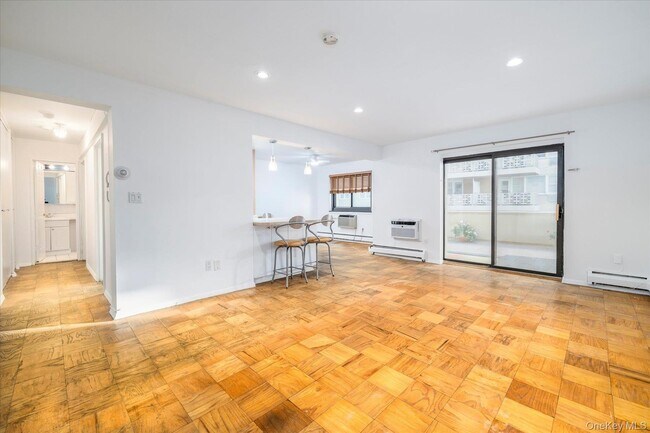 Photo - 420 Shore Rd Unit 1F