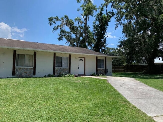 Building Photo - 4504-4506 Ballentine Ct Rental